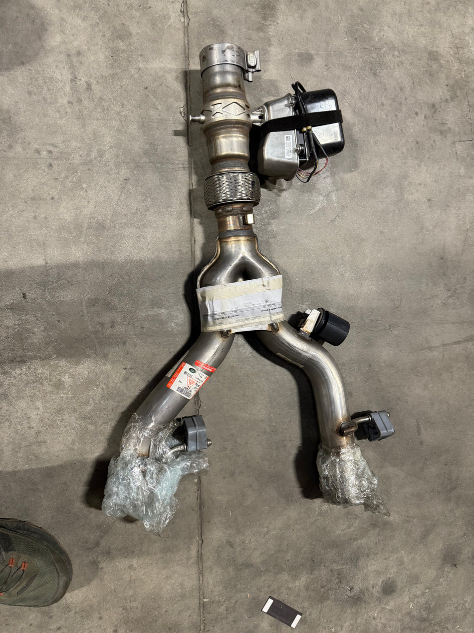 LR135637 - Land Rover Muffler - Front