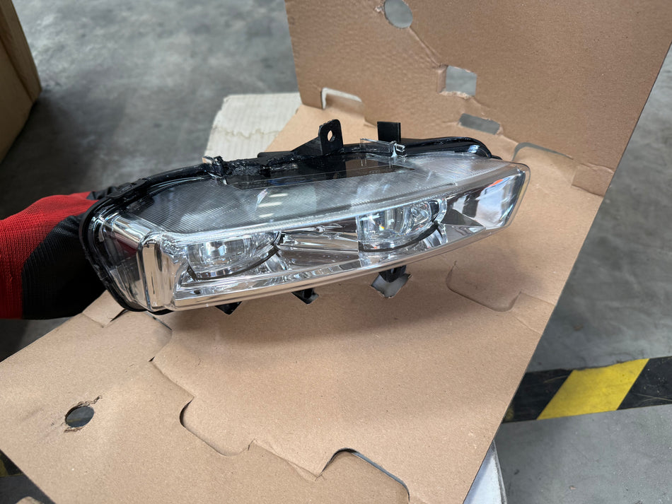 LR026090 - Lamp - Fog - Front - Genuine Land Rover