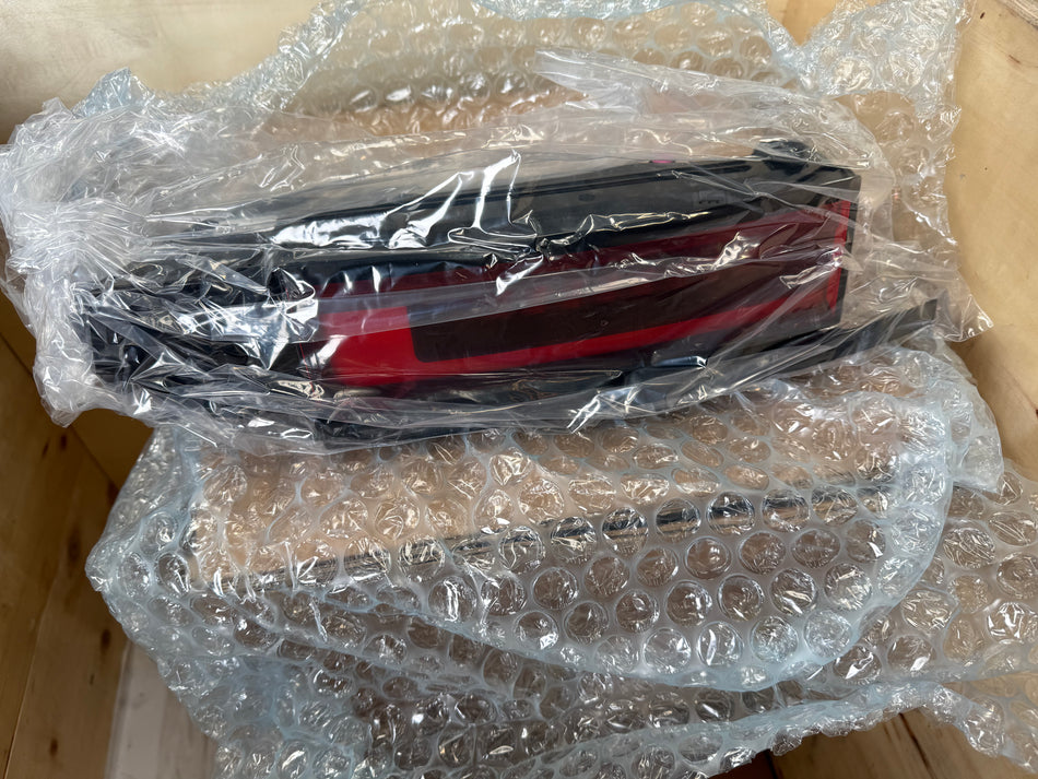 LR187480 - Lamp - Rear