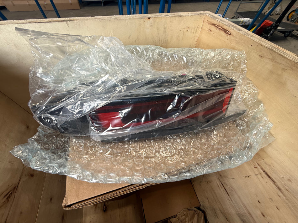 LR187481 - Genuine Land Rover Range Rover Sport 23- rh rear lamp