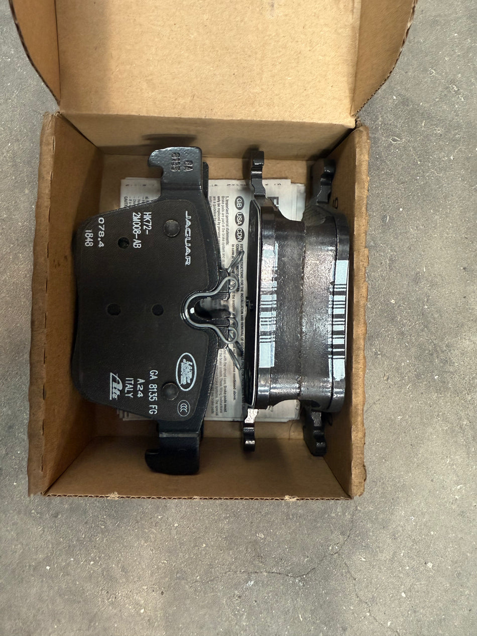 LR160458 - Rear High Performace Brake Pads from Chassis KH826532