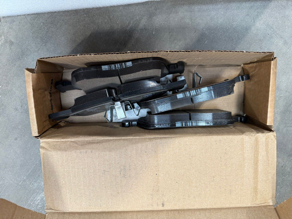 LR160438 - Front Brake Pads for Range Rover Velar - For Dynamic Size 17 Discs