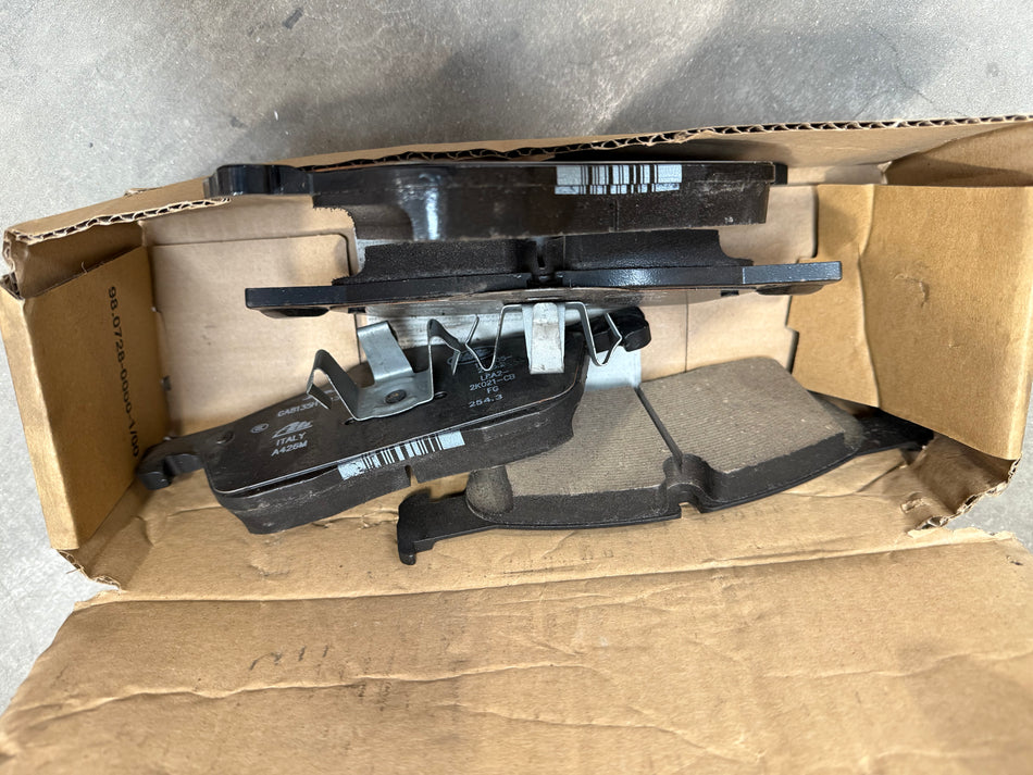 T2H53853 - Brake Pad Set