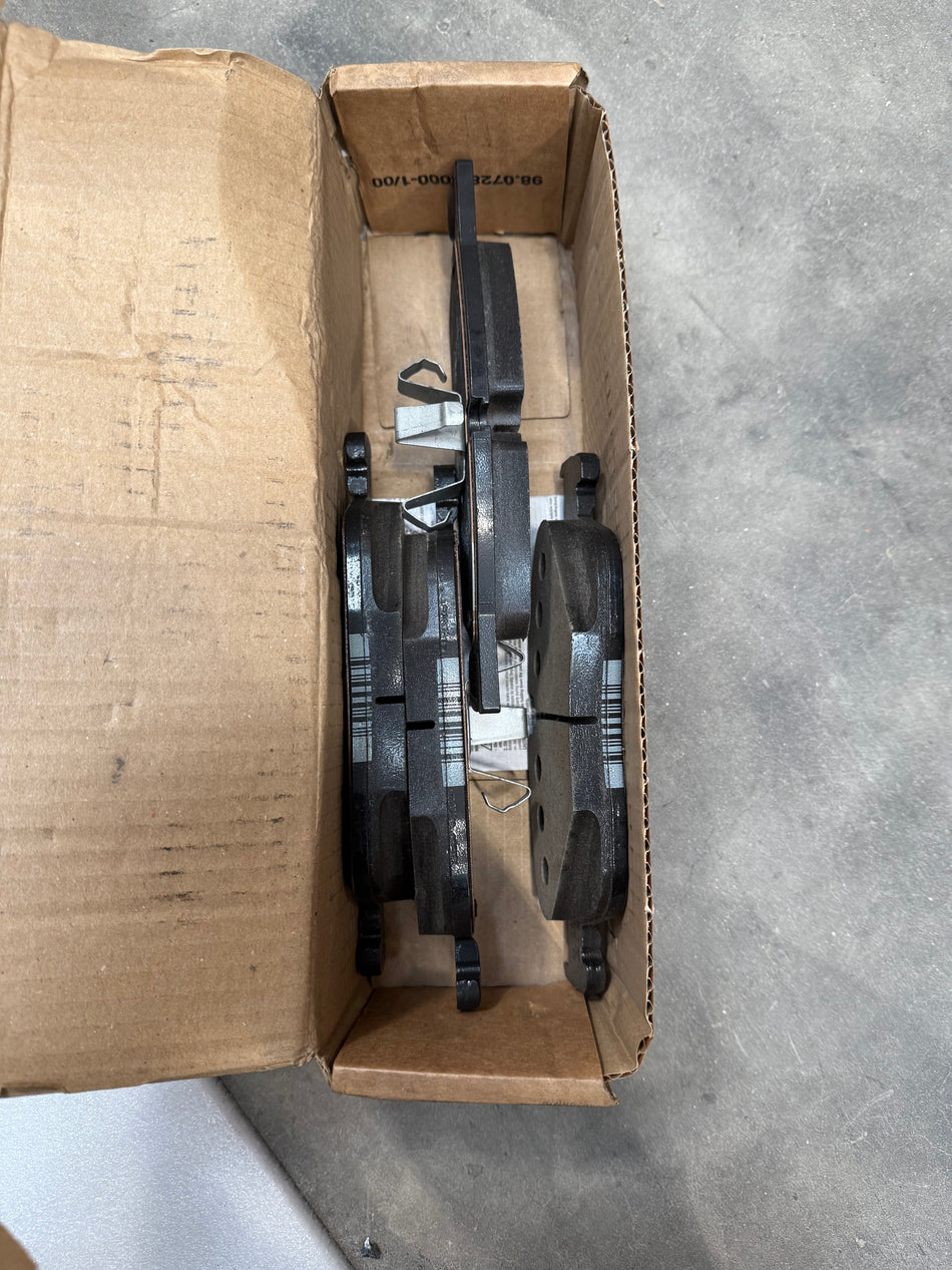 LR160540 - Front Brake Pads for Land Rover Discovery Sport (Fits all up to GH999999 Chassis Number and Later Vehicles with Size 17 Discs)