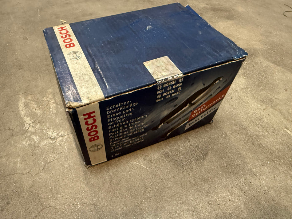 986424334 - Bosch 0986424334 Brake Pad Set (BP2320)