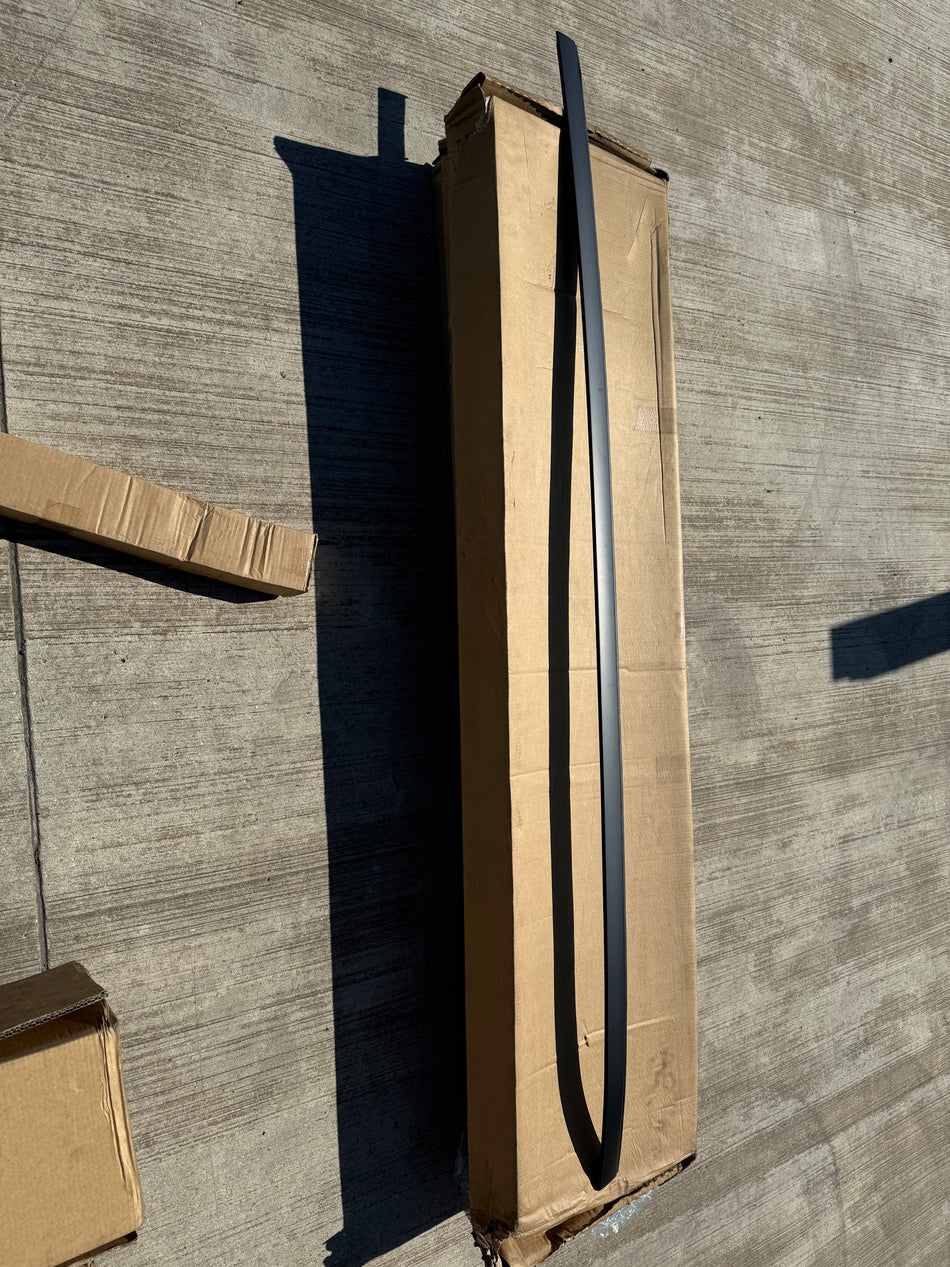 LR156925 - WEATHERSTRIP - ROOF PANEL