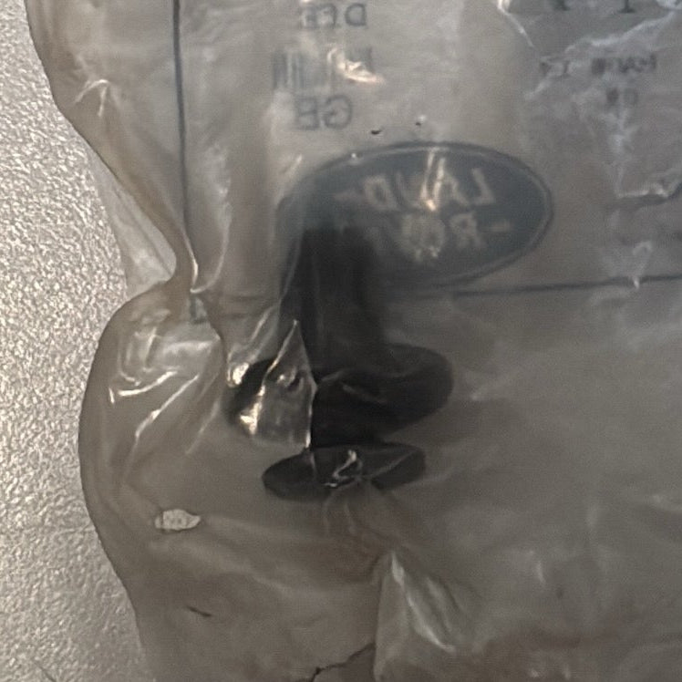 C2Z13503 - PLASTIC TRIM CLIP