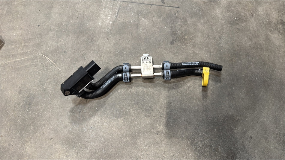 J9C15471 - Jaguar Pressure sensor