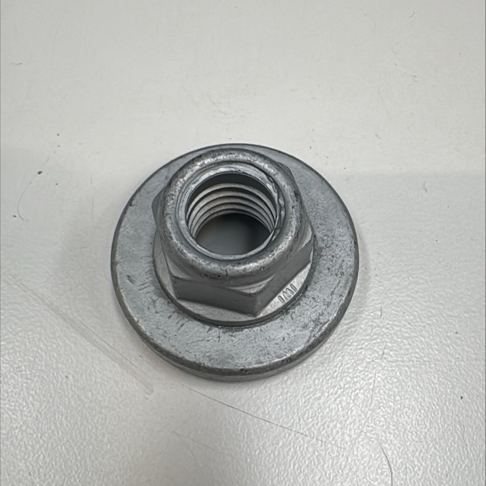 T4N8037 - Jaguar Nut and washer