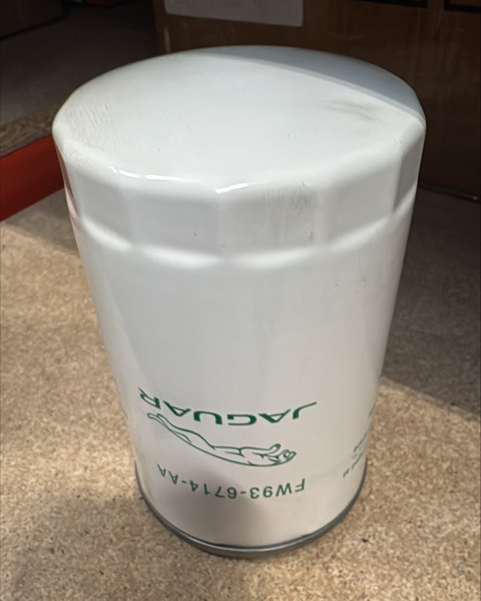 C2D56297 - Jaguar Oil filter