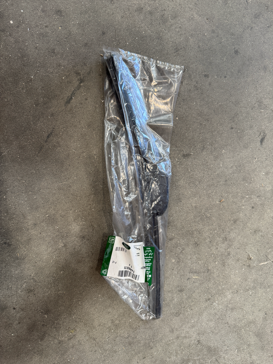 T4A6078 - Jaguar Wiper blade