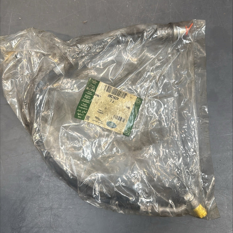 J9C1628 - Jaguar Flexible hose